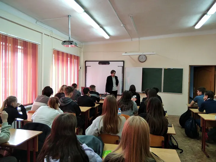 Ученые БФУ провели серию лекций для калининградских школьников |  6