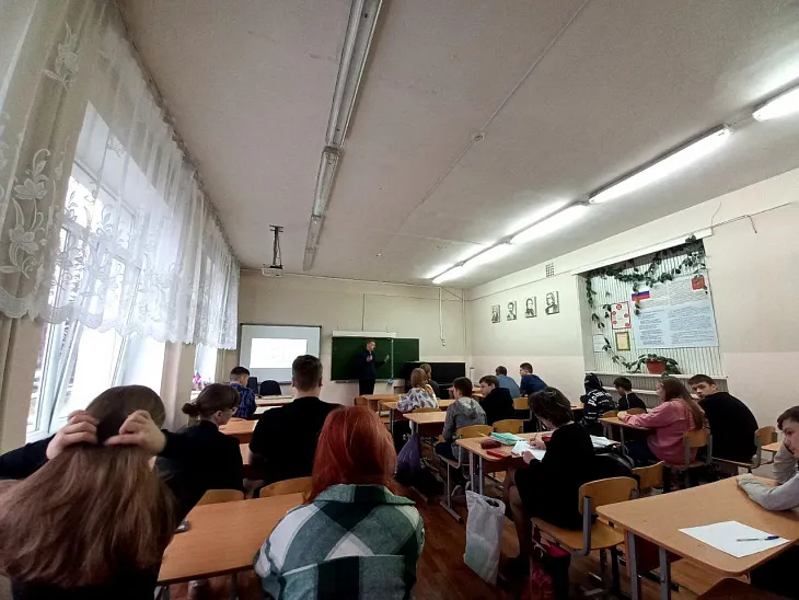 Ученые БФУ провели серию лекций для калининградских школьников |  5