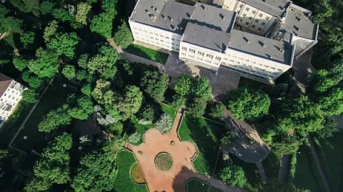 Улица Университетская: музей и университет