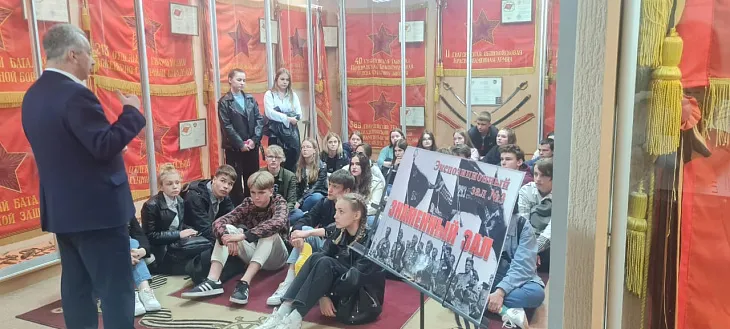 Студенты Университетского колледжа посетили музей 11 гвардейской общевойсковой Краснознаменной армии |  2