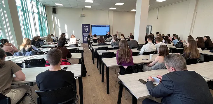 Начальник полиции Калининградской области провел встречу со студентами БФУ  в формате открытого диалога |  1