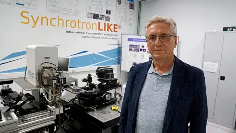 Ученые БФУ рассказали о Synchrotron LIKE в спецпроекте ОТР «Конструкторы будущего»