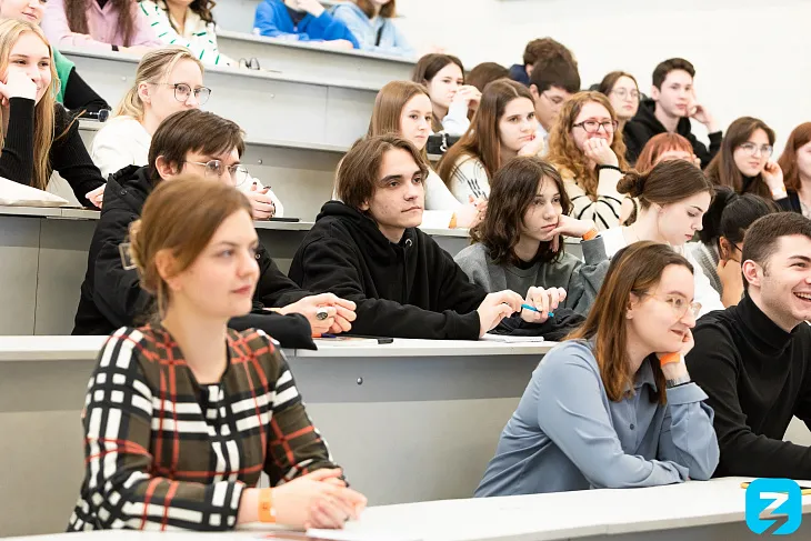 Будь профи: как составить резюме и начать свое дело, рассказали студентам спикеры форума Российского общества «Знание» |  4