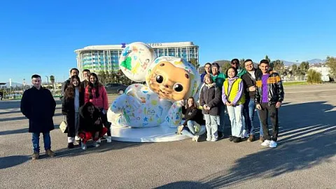 Иностранные студенты БФУ приняли участие во Всемирном фестивале молодежи в Сочи и встретились с Президентом страны